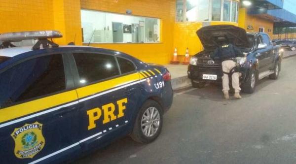 PRF recupera veículo clonado e prende condutor e passageiro por uso de documento falso em Floriano