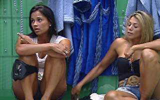 'Você está se fazendo de vítima', diz Kelly para Yuri