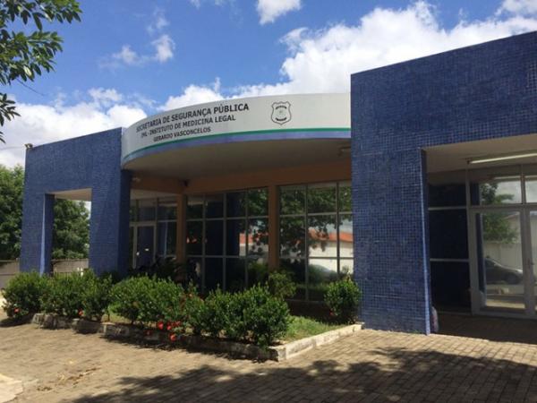 Geladeiras do IML quebram, corpos descongelam e mau cheiro incomoda