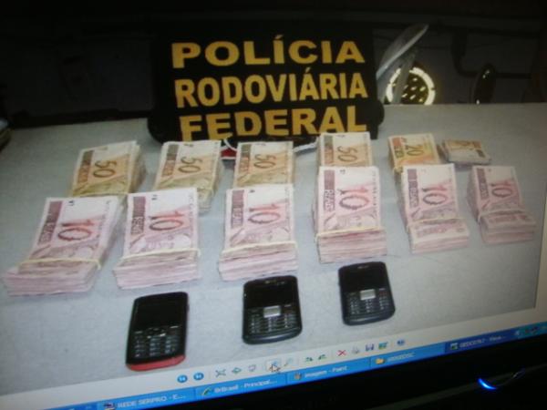 Dinheiro que havia sido roubado(Imagem:reda&ccedil;&atilde;o)