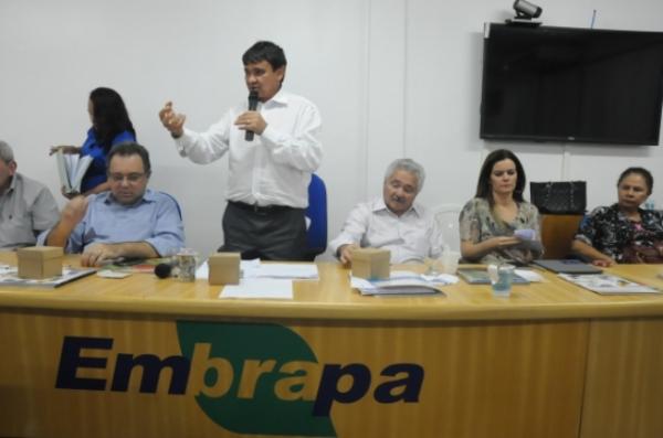 Governador participa de encontro para discutir soluções para os Tabuleiros Litorâneos