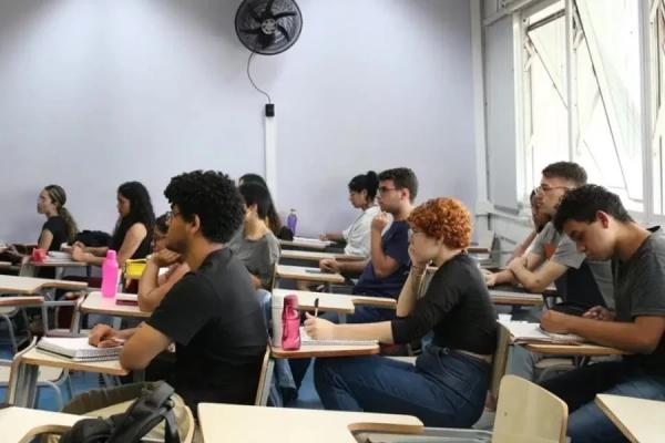 Concursos públicos oferecem 33,7 mil vagas, com salários de até R$ 39 mil