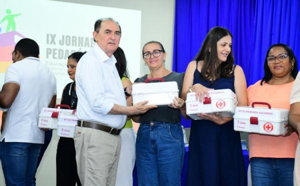  Prefeitura de Floriano entrega kits de primeiros socorros &agrave;s escolas da rede municipal(Imagem:Secom)