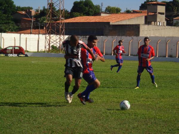 Cori-Sabbá sai na frente, mas Barras vence jogo em Floriano.(Imagem:FlorianoNews)