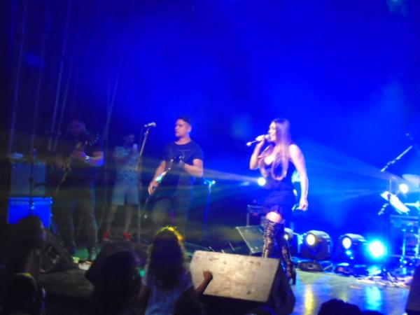 Simony comemora dia da crian&ccedil;a em Floriano com o show Superfant&aacute;stica.(Imagem:FlorianoNews)