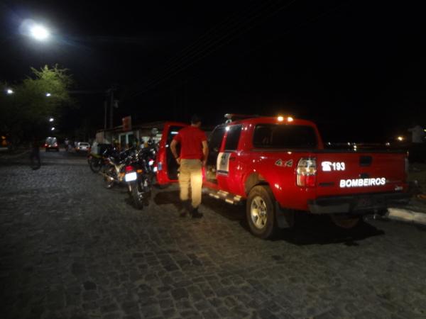 Bombeiros resgatam corpo de homem afogado no Rio Parna&iacute;ba.(Imagem:FlorianoNews)