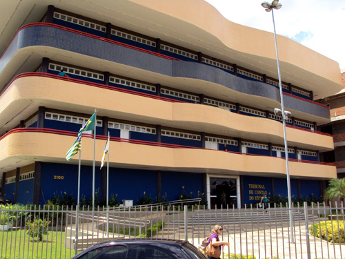 TCE do Piauí modifica decisão sobre demissão de funcionários do estado