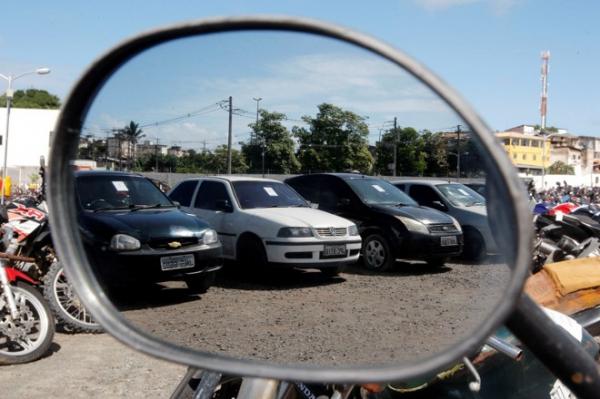 Detran leva a leilão nesta terça veículos apreendidos em Floriano