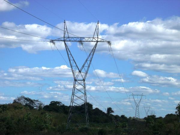 Floriano e mais 15 municípios ficam sem energia por horas