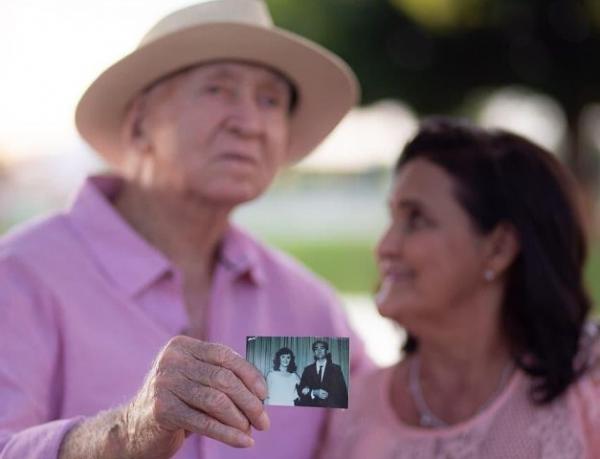 Aos 94 anos, homem realiza sonho da esposa de casar na igreja ap&oacute;s quatro d&eacute;cadas juntos.(Imagem:Arquivo Pessoal)