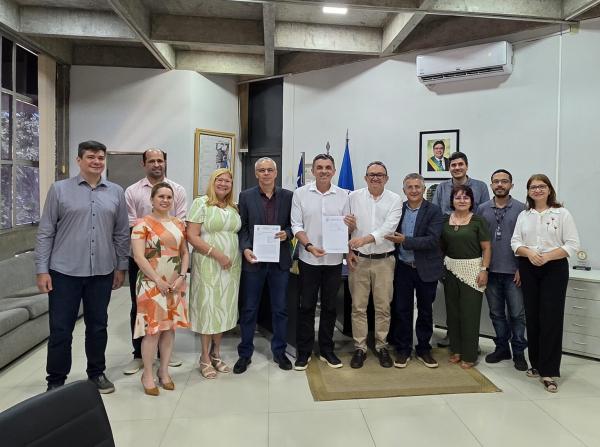 A iniciativa prevê a concessão de bolsas de incentivo à docência para professores da instituição no valor total de R$ 3,2 milhões.(Imagem:Vitor Gaspar/ Uespi)