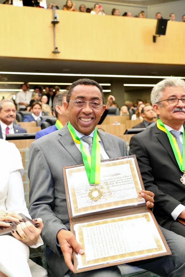 Joel Rodrigues, pr&eacute;-candidato a governador, recebe homenagem em sess&atilde;o especial na Assembleia Legislativa(Imagem:Ascom)