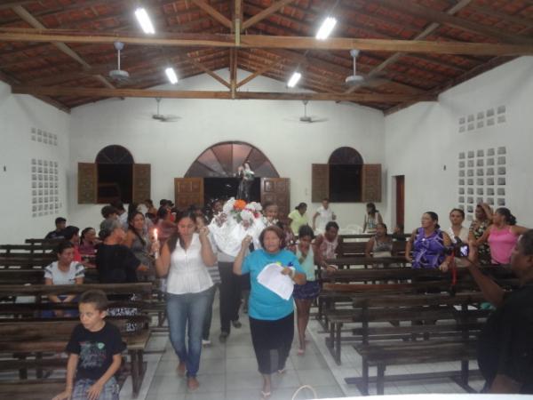 Prociss&atilde;o encerrou o festejo de Santa Rita de C&aacute;ssia em Floriano.(Imagem:FlorianoNews)
