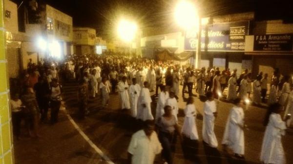 Prociss&atilde;o de Corpus Christi re&uacute;ne multid&atilde;o na Catedral de Floriano.(Imagem:FlorianoNews)