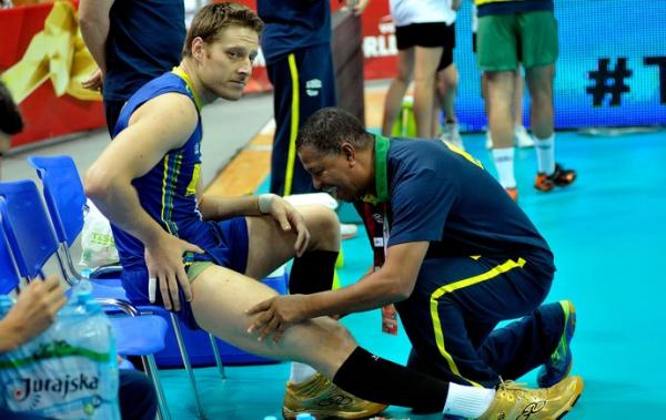 Murilo j&aacute; vinha se queixando de dores na coxa ao longo do Mundial.(Imagem:FIVB)