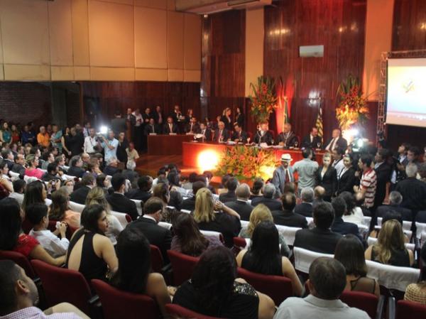 TRE-PI diploma candidatos eleitos no pleito de 2014 em sessão solene