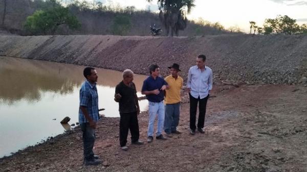 Prefeito Gilberto revitaliza os a&ccedil;udes da zona rural.(Imagem:Secom)