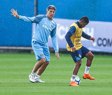 Grêmio repete estratégia e escala reservas contra o lanterna Paraná