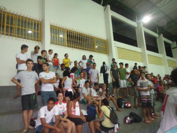 Jogos Escolares Florianense atrai grande p&uacute;blico em Gin&aacute;sio Poliesportivo.(Imagem:FlorianoNews)