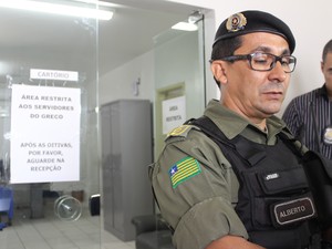 Polícia prende casal e detém menor suspeitos de roubar motos no Piauí