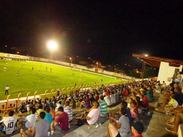 Cori-Sabbá e Piauí empatam em jogo da 3ª rodada do Campeonato Piauiense Futebol.(Imagem:FlorianoNews)