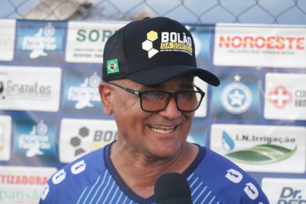  Oliveira Canind&eacute;, t&eacute;cnico do Parnahyba.(Imagem:Pablo Cavalcante / ge )