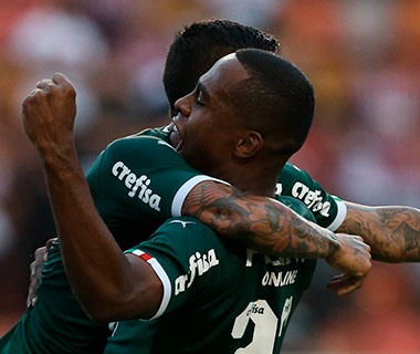 Palmeiras vence e deixa São Paulo sob risco no Paulistão