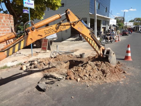 Vazamento de água na Av. Bucar Neto já foi solucionado