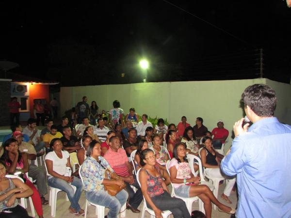 En&eacute;as Maia e Her&aacute;clito Fortes se re&uacute;nem com lideran&ccedil;as em Floriano.(Imagem:Jaquelina Nascimento)