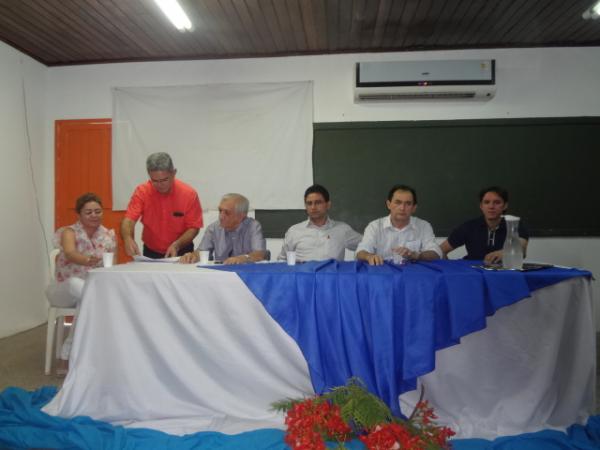 Professores de Floriano recebem certificados do Programa Brasil Alfabetizado