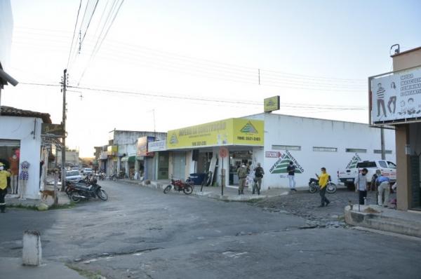 Ruas próximas ao Mercado Central de Floriano passam por mudanças no trânsito
