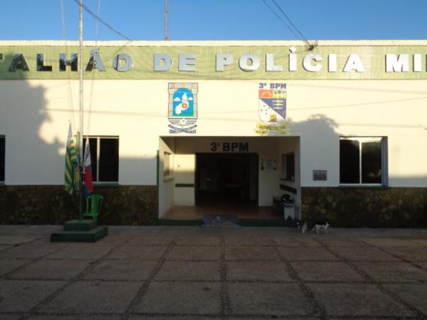 Farmácia é assaltada no bairro Manguinha