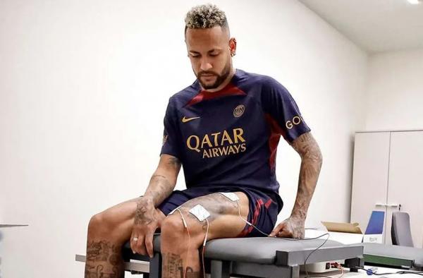  Neymar, em sua reapresenta&ccedil;&atilde;o no PSG para a temporada 2023/24.(Imagem:C. Gavelle/PSG )