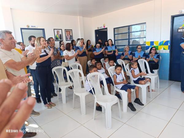 Prefeitura de Bar&atilde;o de Graja&uacute; reinaugura escola na localidade Jatob&aacute; Ferrado.(Imagem:FlorianoNews)