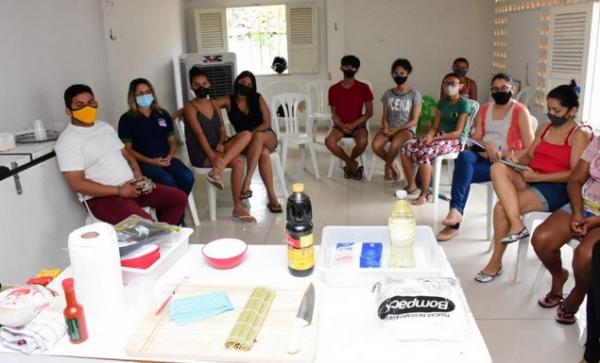Capacita Minha Cidade oferece cursos de maquiagem profissional e sushi em Floriano.(Imagem:Secom)