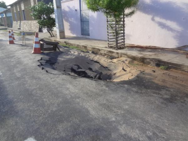 Vazamento de &aacute;gua em Floriano j&aacute; foi solucionado.(Imagem:FlorianoNews)