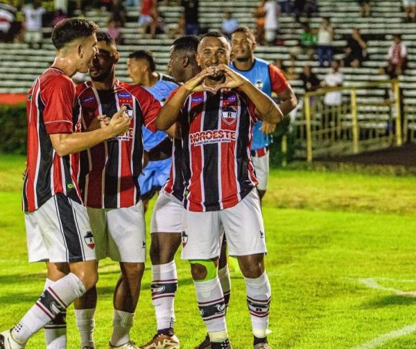  J&uacute;nior Mandacaru, atacante do River-PI.(Imagem:Pedro Filho/River A.C. )