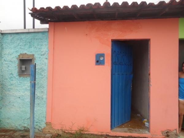 Mulher &eacute; encontrada morta dentro de casa em Floriano.(Imagem:FlorianoNews)