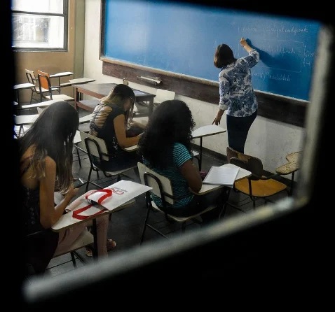 Governo Lula define regras para bolsas de pesquisa; saiba quem tem direito
