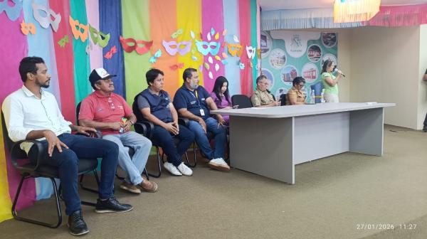 Secretaria de Turismo e Desenvolvimento Econômico reúne barraqueiros para alinhar organização do Carnaval 2026(Imagem:FlorianoNews)