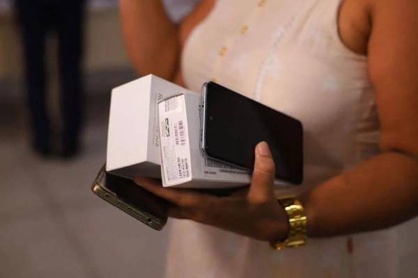 Comissão aprova PL que cria estratégia nacional para recuperar celulares roubados