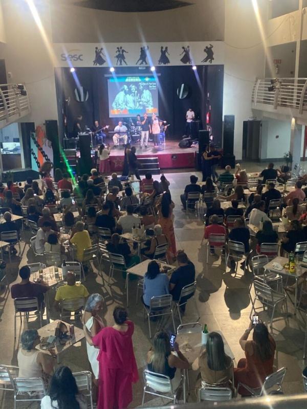 Sarau Recreativo aos 60 & 70 encanta o p&uacute;blico m&uacute;sica e muita energia(Imagem:Divulga&ccedil;&atilde;o)