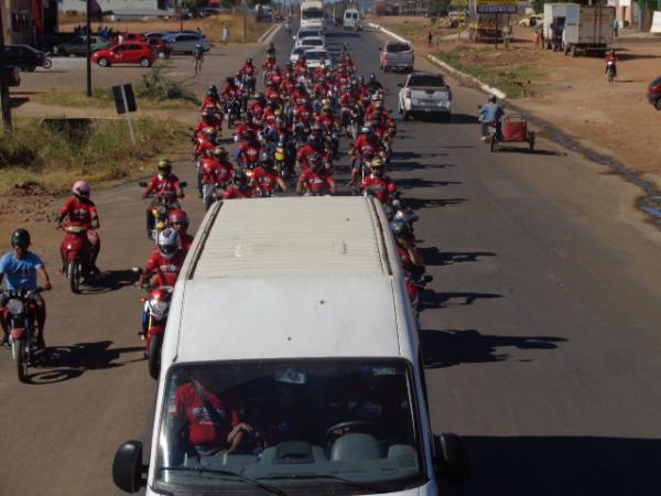 Cajueiro Motos comemora Dia do Motociclista com moto passeio em Floriano