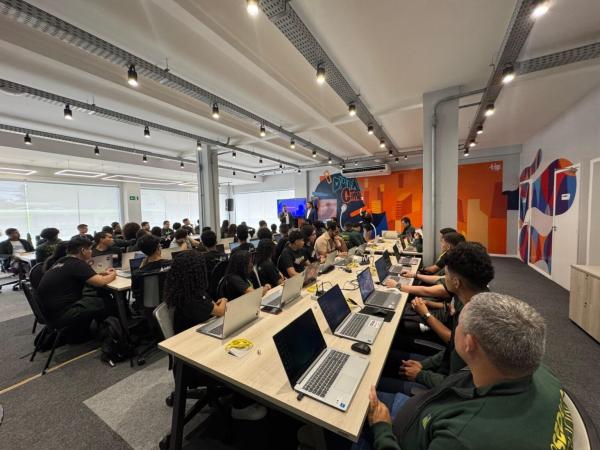 Startup Piauí realiza 1ª etapa do Seduckathon Connect com estudantes intercambistas