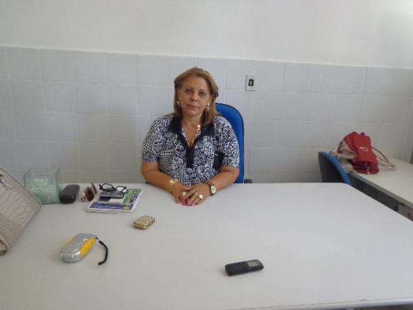Concei&ccedil;&atilde;o Leal, diretora do CEEP Calisto Lobo.(Imagem:FlorianoNews)