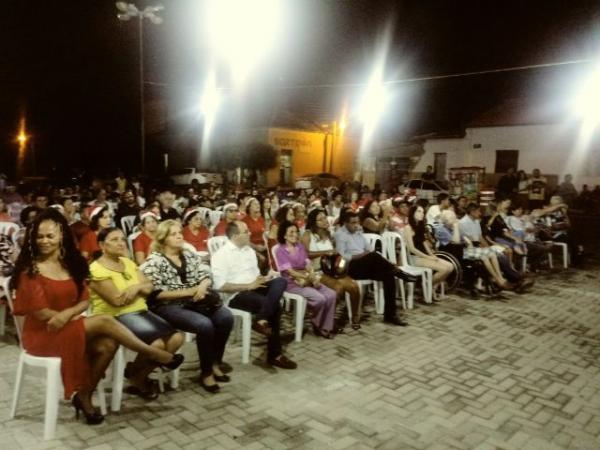 Primeira Cantata de Natal &eacute; apresentada no complexo comercial do Cruzeiro.(Imagem:FlorianoNews)