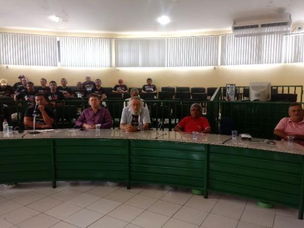 Audi&ecirc;ncia p&uacute;blica discute privatiza&ccedil;&atilde;o da Chesf e da Cepisa em Floriano.(Imagem:FlorianoNews)