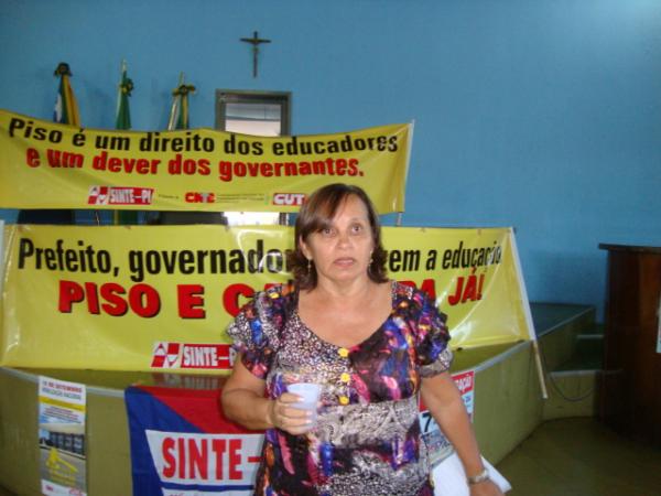 L&eacute;a Almeida - Pres. do Sinte de Floriano(Imagem:Amarelinho)