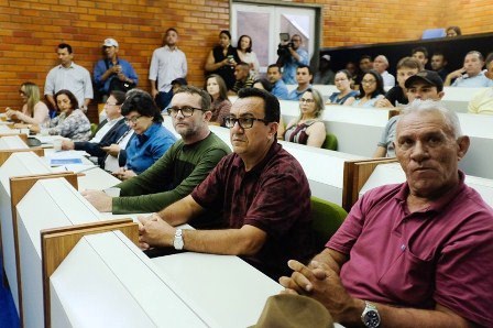 Em audiência pública da Alepi, Governo garante apoio para reabertura da fábrica em Fronteiras