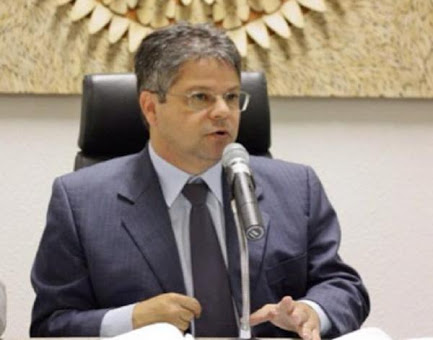 Deputado Gustavo Neiva solicita serviço de Oncologia em Floriano